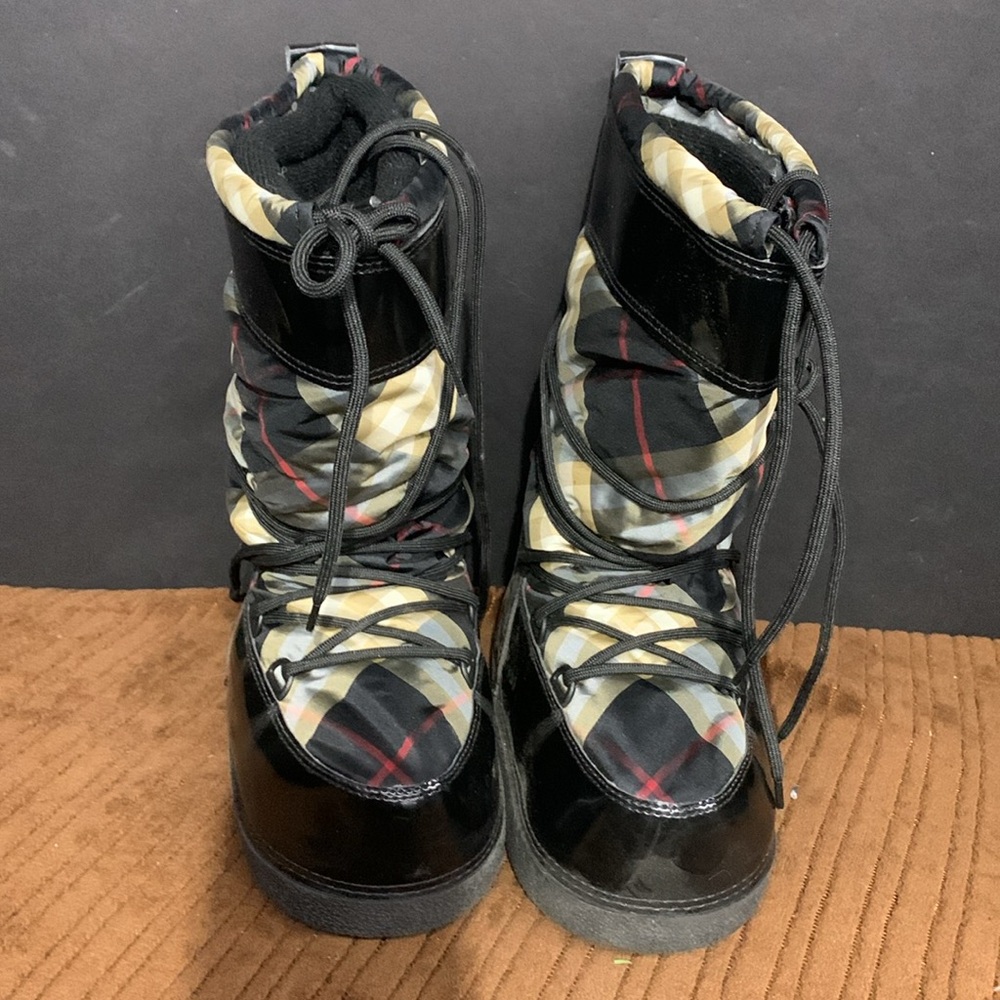 Burberry Moon Snow weather Boots Size 7.5us (35/37) - Picture 2 of 8